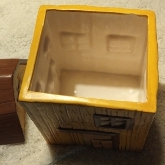 Twin Winton Cookie Barn Cookie Jar - Picture 5 of 7